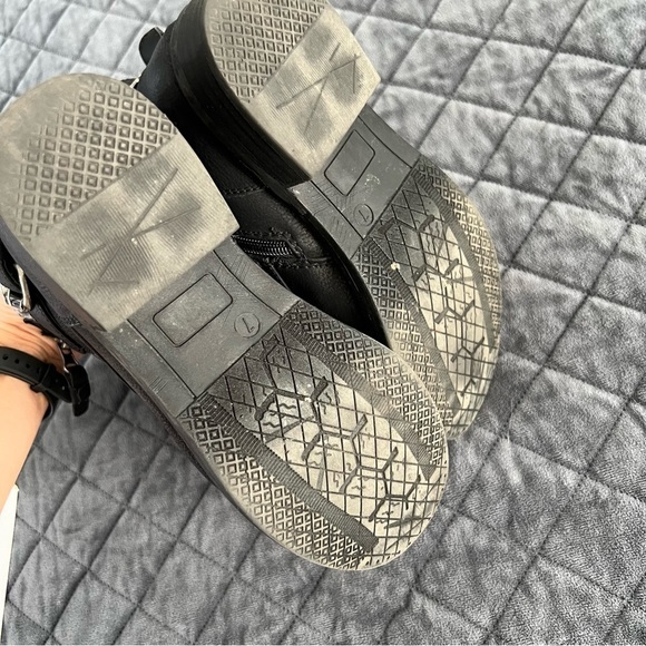 Steve Madden Combat Boots Women Size 7 Black Faux Fur Sock Mimsy Shoe - Picture 3 of 10